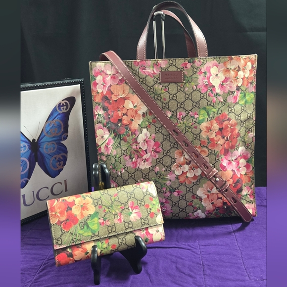Gucci Handbags - Gucci GG Blooms Floral Tote Bag and Gucci Blooms Wallet Set